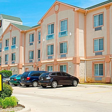 Super 8 By Wyndham Irving/Dfw Apt/North Екстер'єр фото