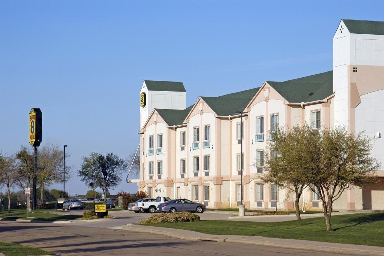Super 8 By Wyndham Irving/Dfw Apt/North Екстер'єр фото