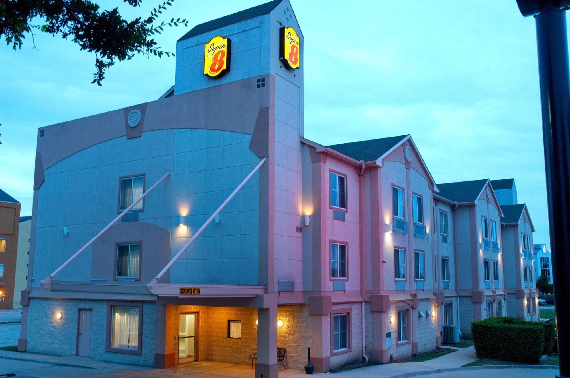 Super 8 By Wyndham Irving/Dfw Apt/North Екстер'єр фото